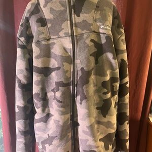 Columbia Gray Camo Fleece Jacket